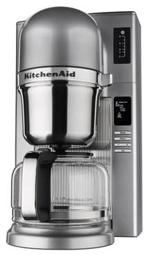 KitchenAid KCM0802CU giet over Koffiezetapparaat